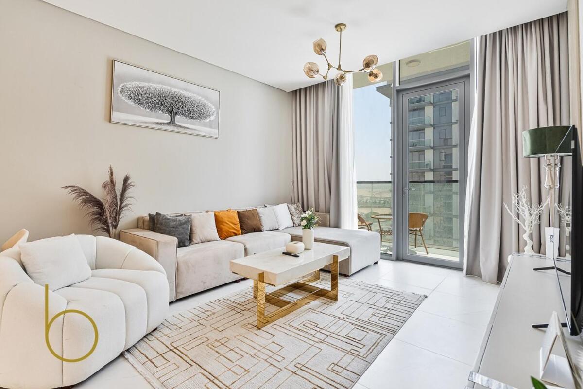 Bookable - One Bedroom In 14, District One Apartment