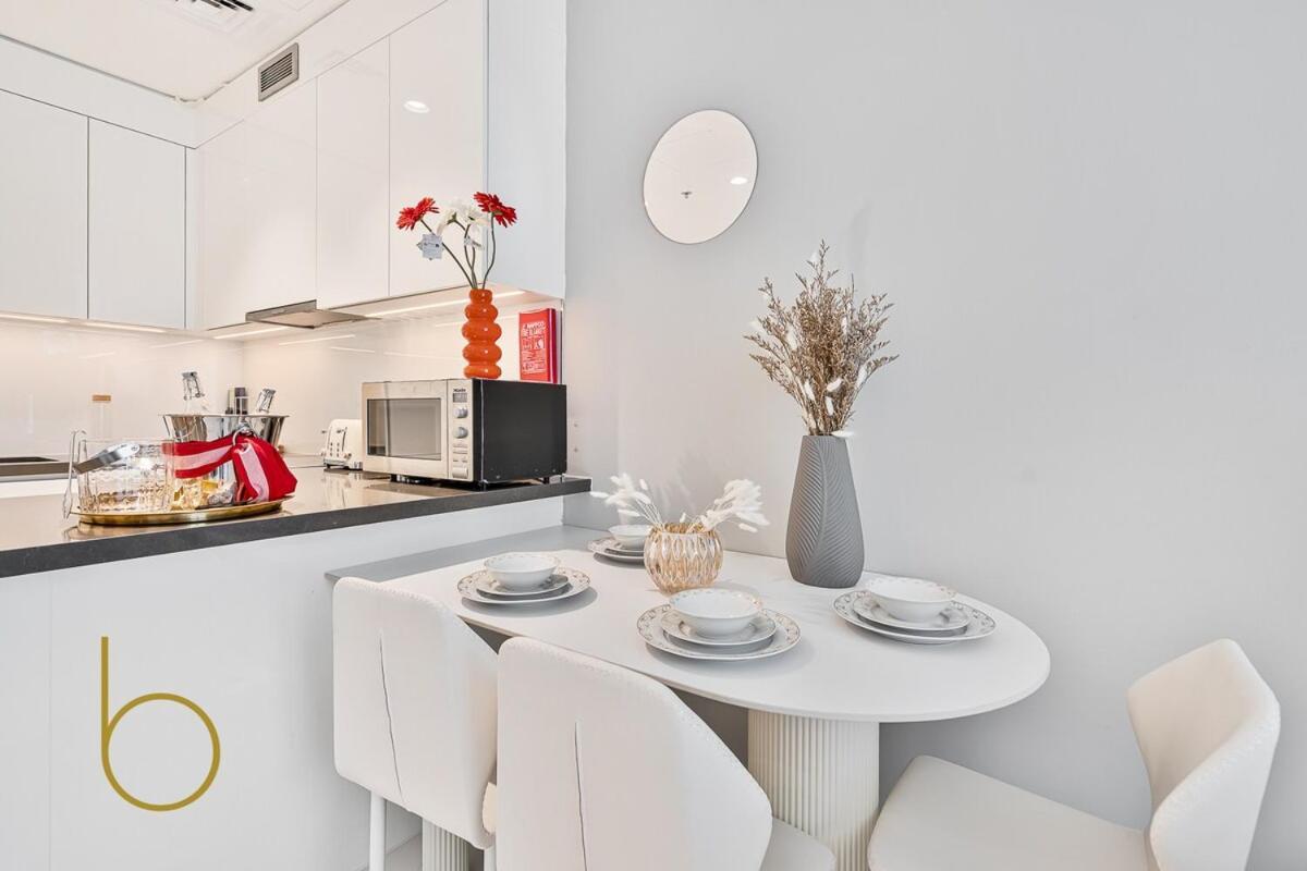 Apartment Bookable - One Bedroom In 14, District One